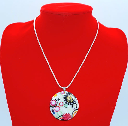 Flower Shell Pendant Necklace